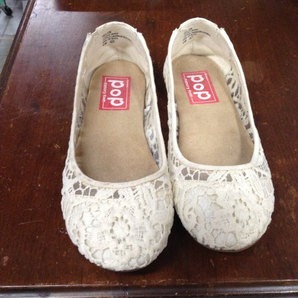 EDL Presents Pop Foam Memory White Lacey Ballet Flats